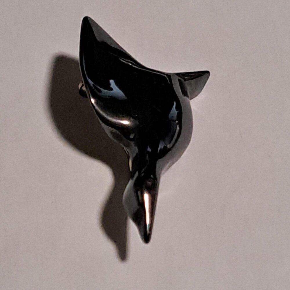 bird in flight brooch in shiny black / gun metal color - Picture 4 of 6
